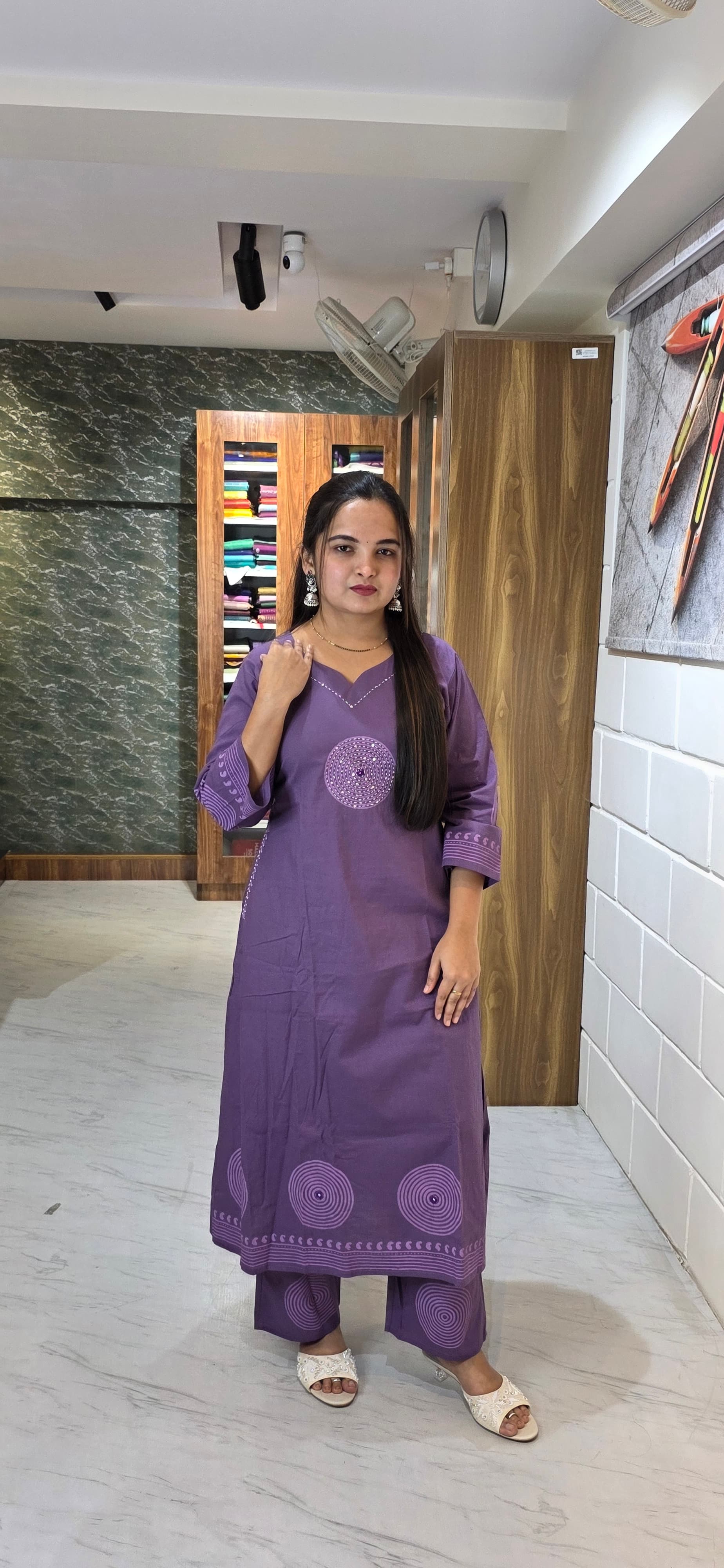Lavender Premium Cotton Kurta Set with Katha Work view 3