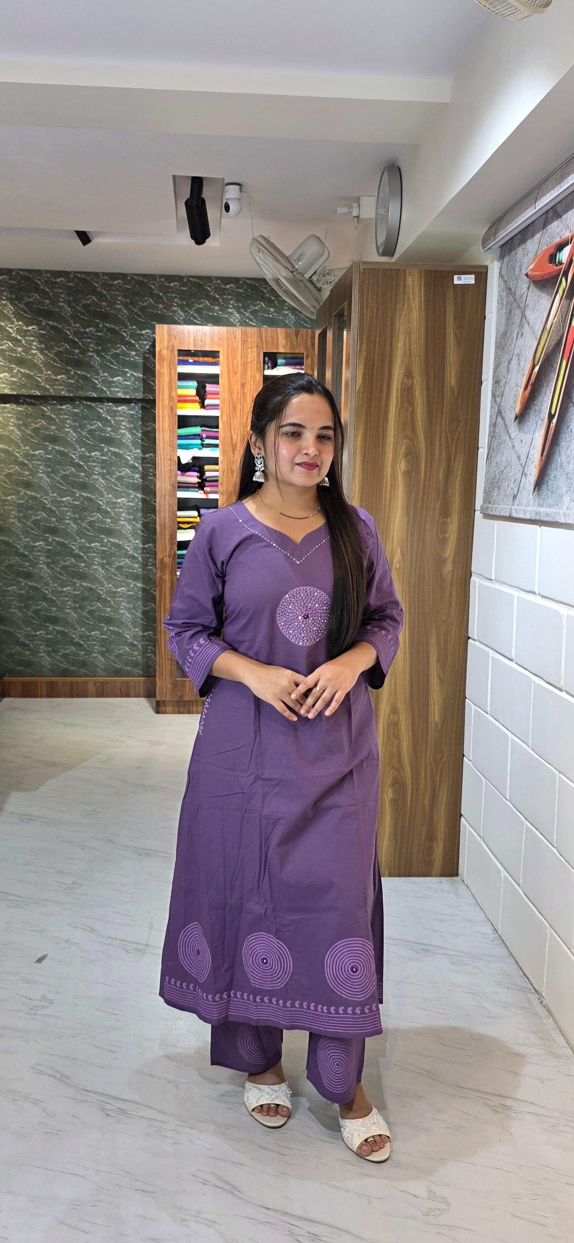 Lavender Premium Cotton Kurta Set with Katha Work view 5