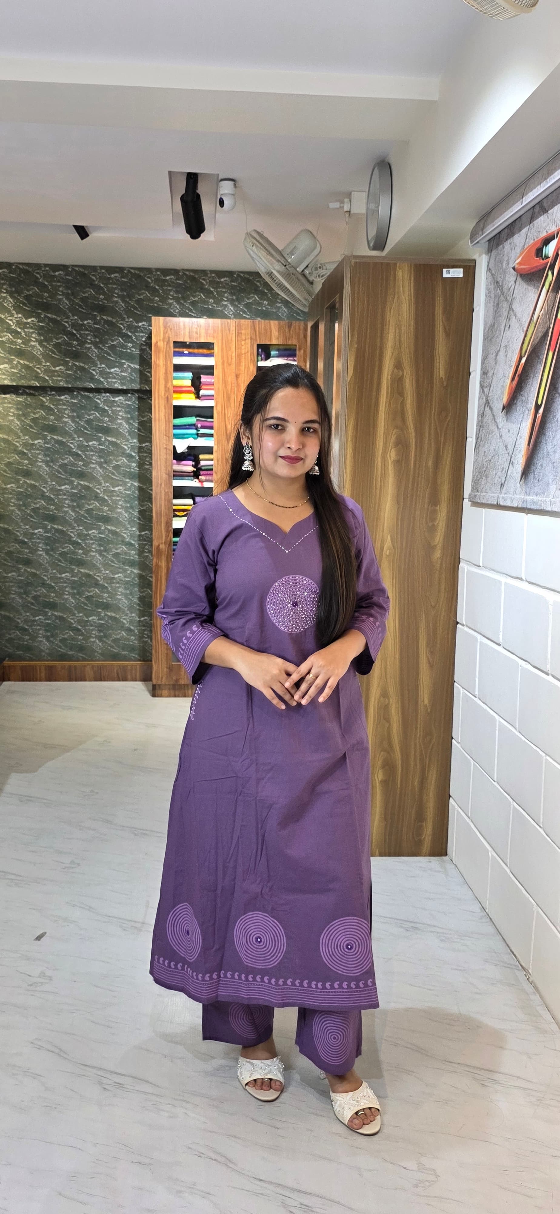 Lavender Premium Cotton Kurta Set with Katha Work view 6