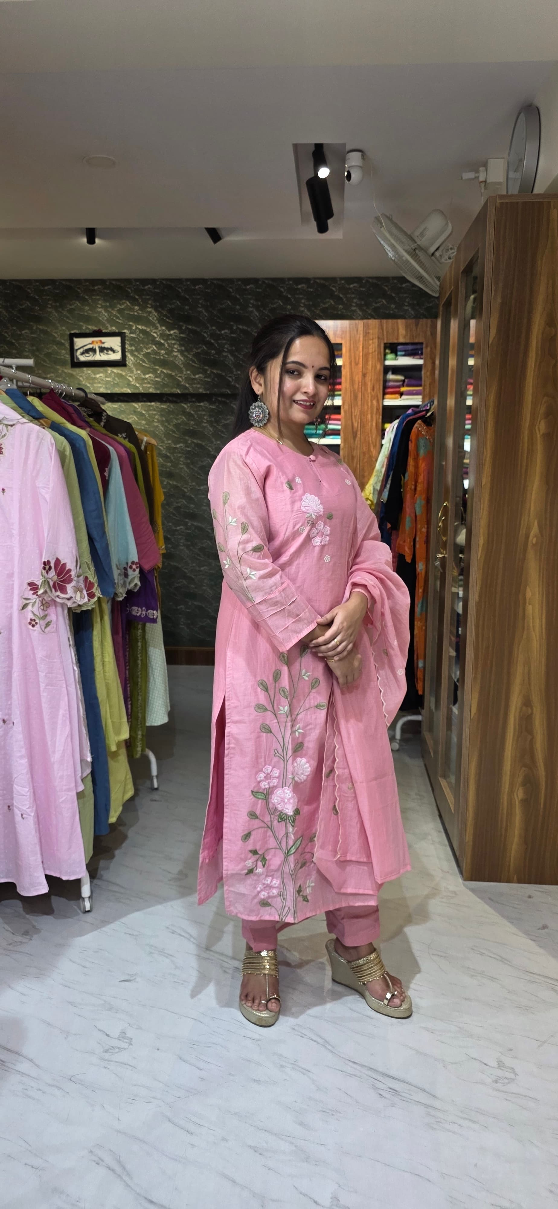 Blush Pink Embroidered Mul Chanderi Suit Set with Scallop Dupatta view 9