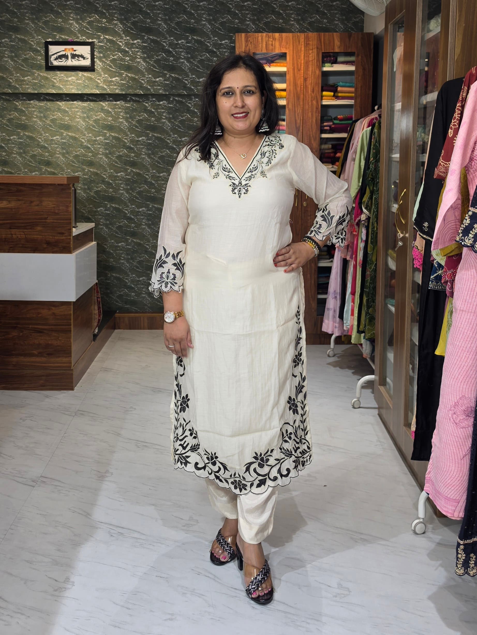 Mul Chanderi Ivory White & Black Appliqué Embroidery Suit Set view 4